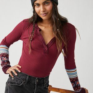 NWT Free People We the Free Mikah Layering Cuff Knit Top Wine Combo xl